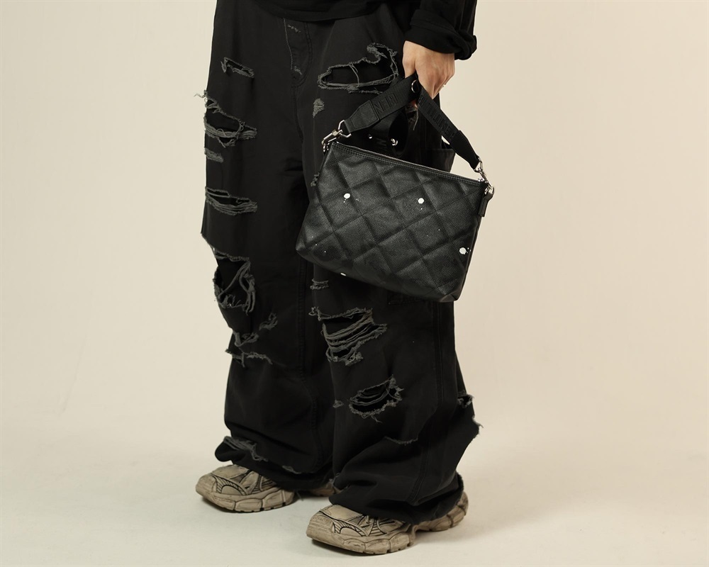 GENTIL BANDIT キルティングクロスボディ ブラックカモ|GENTIL BANDIT